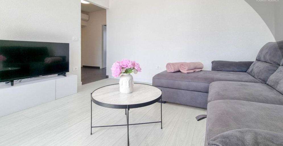אומאג Bella Apartment מראה חיצוני תמונה