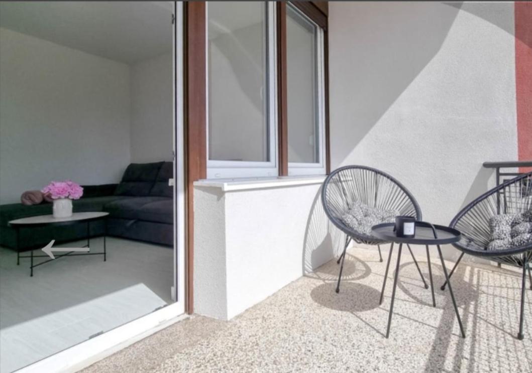 אומאג Bella Apartment חדר תמונה